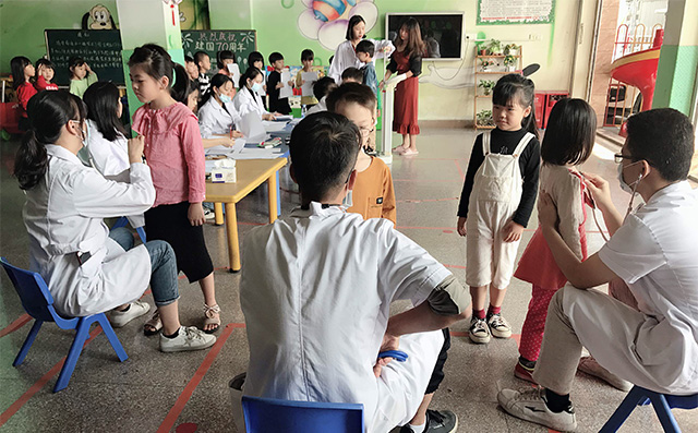 中山街道卫生服务为幼儿园体检，筛查疑似病症，可以这样做